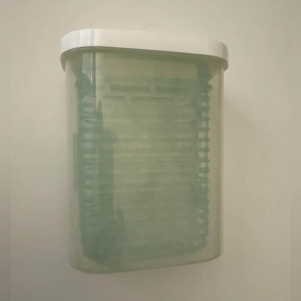 OXO Good Grips GreenSaver Herb Keeper- 1.8 QT